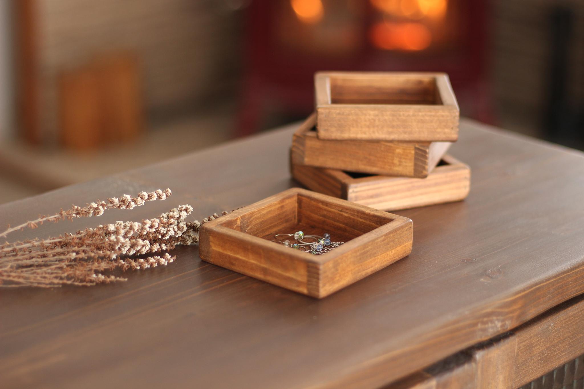 小さな木のトレー アンティークブラウン ディスプレイ用1枚目の画像