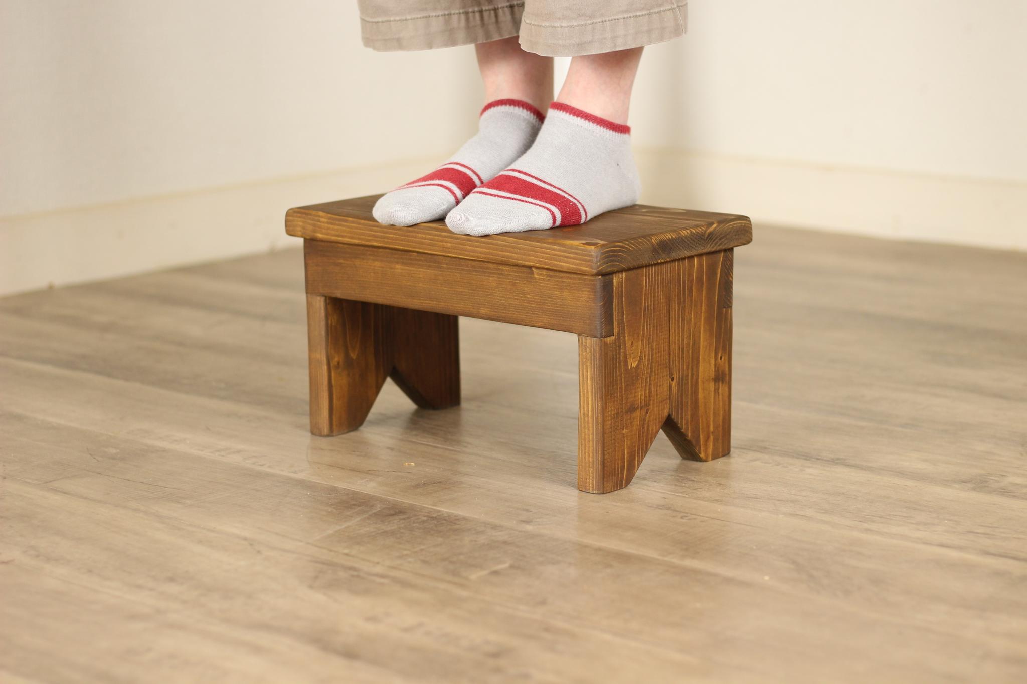 踏み台 オリーブカラー スツール 花台1枚目の画像