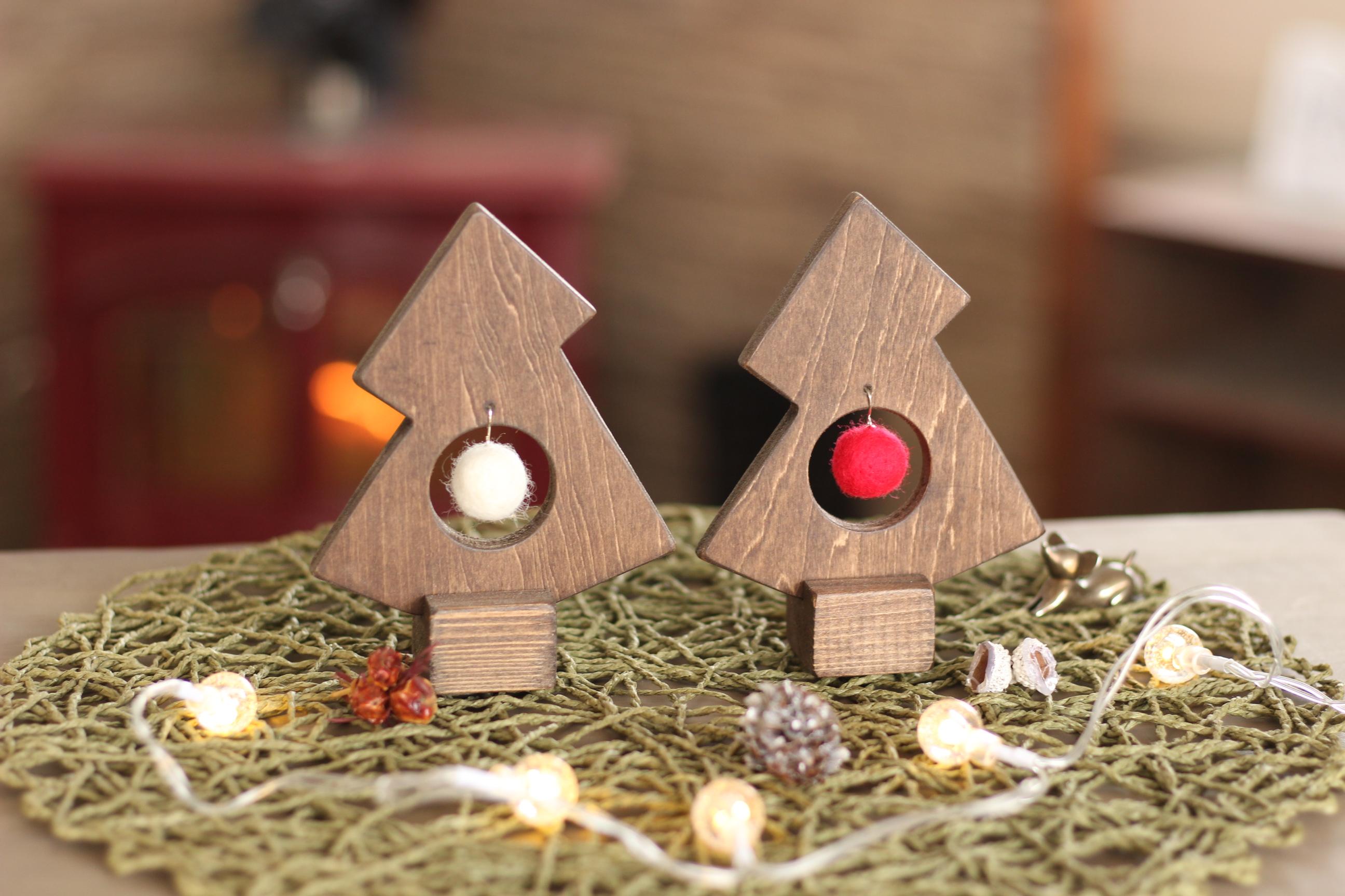 ふんわり揺れる木のツリー ダークブラウン1枚目の画像